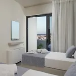 Spring Apartment *