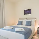 Spring Apartment *